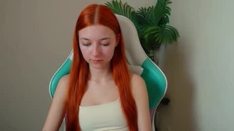 Snapshot of vivien_leight chatting on April 22, 2026, 6:42 pm Vivien online show from April 22, 2026, 6:42 pm