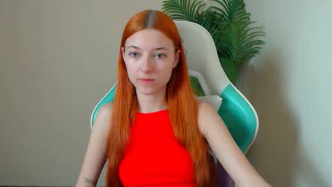 Snapshot of vivien_leight chatting on May 18, 2026, 6:36 pm Vivien online show from May 18, 2026, 6:36 pm