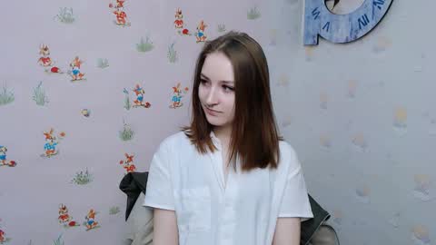 Snapshot of vivienalles_ chatting on December 2, 2024, 11:01 am vivienalles_ online show from December 2, 2024, 11:01 am