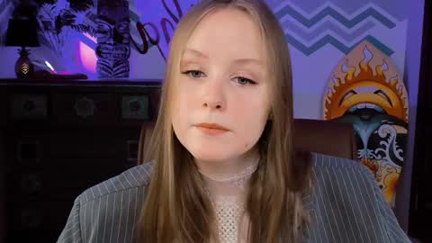 Vivien online show from February 22, 2025, 9:12 am