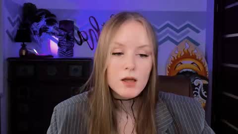 Vivien online show from February 23, 2025, 12:16 pm