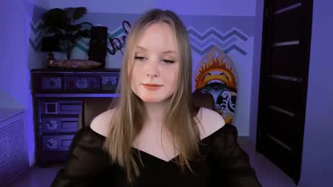 Vivien online show from March 12, 2025, 4:13 pm