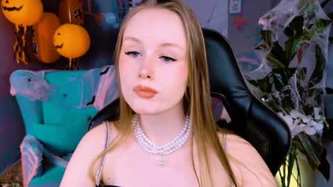 Vivien online show from October 18, 2025, 9:21 am