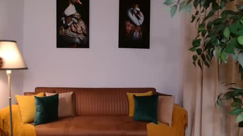 Vivienne online show from February 14, 2026, 4:59 pm