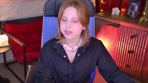 Vivienne  online show from June 25, 2026, 12:53 pm