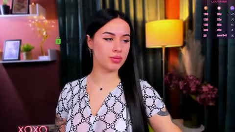 vivy_star online show from April 13, 2026, 6:57 pm