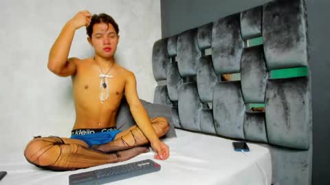 vix_hot online show from May 6, 2026, 7:30 pm