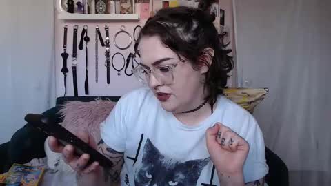 VIXIN online show from October 11, 2025, 7:45 pm