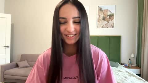 Snapshot of vixy_luna chatting on April 28, 2026, 1:27 pm Miss Mia online show from April 28, 2026, 1:27 pm