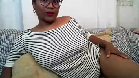 voagelle online show from February 13, 2025, 6:38 pm