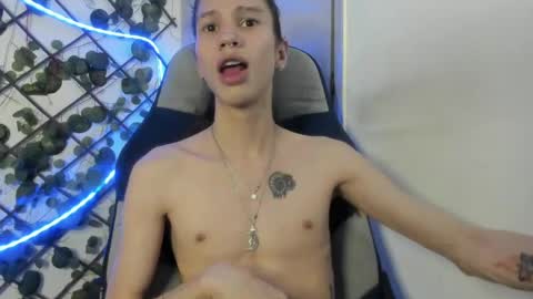 vodkadelulo online show from April 19, 2026, 7:49 pm