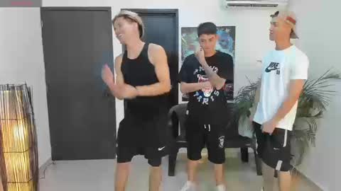 voyeurism_guys online show from September 10, 2025, 10:54 pm