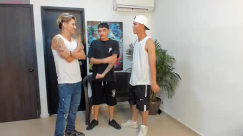 voyeurism_guys online show from September 14, 2025, 11:04 pm