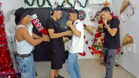 voyeurism_guys online show from December 15, 2025, 1:21 am