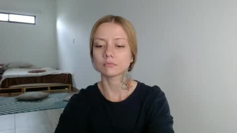 Victoria online show from December 2, 2025, 9:32 pm