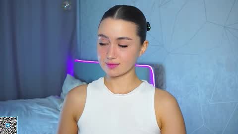 Snapshot of vvilly_wonka chatting on September 29, 2025, 1:55 am Ethal - thank you for thumb up online show from September 29, 2025, 1:55 am