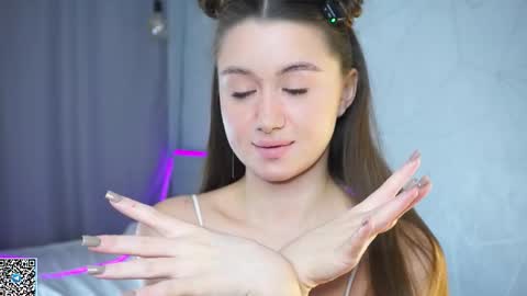 Snapshot of vvilly_wonka chatting on November 16, 2025, 1:44 am Ethal - thank you for thumb up online show from November 16, 2025, 1:44 am