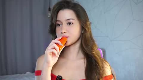 Snapshot of vvilly_wonka chatting on November 25, 2025, 2:00 am Ethal - thank you for thumb up online show from November 25, 2025, 2:00 am