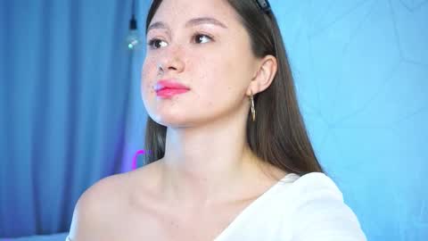 Snapshot of vvilly_wonka chatting on December 15, 2025, 1:43 am Ethal - thank you for thumb up online show from December 15, 2025, 1:43 am