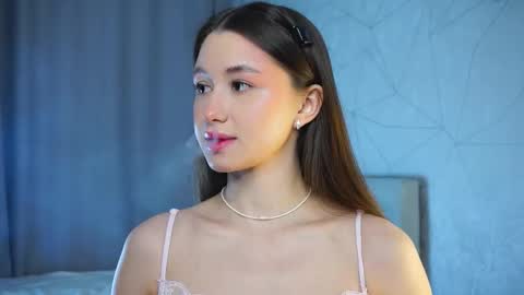 Snapshot of vvilly_wonka chatting on January 15, 2026, 1:54 am Ethal - thank you for thumb up online show from January 15, 2026, 1:54 am