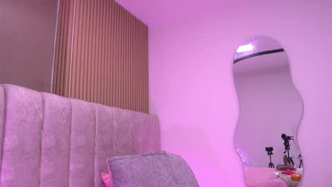 Violeta online show from April 15, 2026, 3:13 am