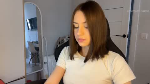 Snapshot of vx_arina chatting on June 19, 2026, 11:47 am Arina online show from June 19, 2026, 11:47 am