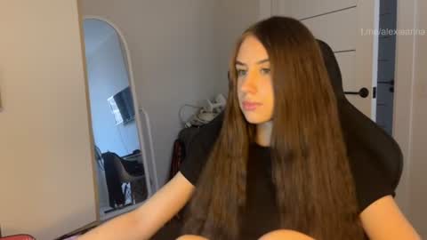 Snapshot of vx_arina chatting on July 4, 2026, 10:43 am Arina online show from July 4, 2026, 10:43 am