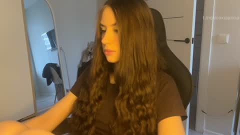 Snapshot of vx_arina chatting on July 9, 2026, 12:09 pm Arina online show from July 9, 2026, 12:09 pm