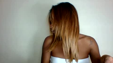 vynarahot online show from July 13, 2026, 12:19 pm