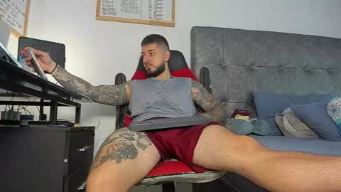 vyxen_ online show from February 28, 2026, 8:21 pm