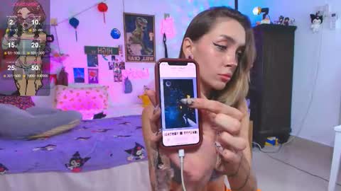 Waifu exe online show from September 9, 2025, 5:40 am