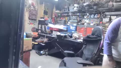 wakesblowinclouds online show from November 24, 2025, 8:03 am