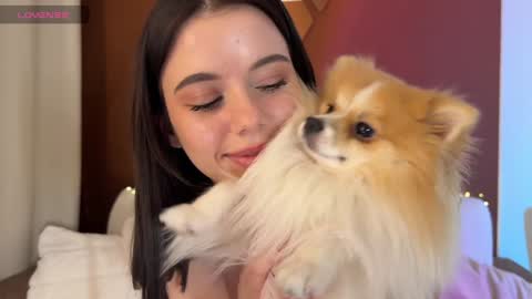 Mia online show from February 3, 2025, 3:27 pm