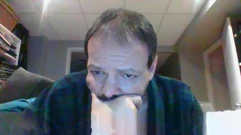 walker033 online show from February 9, 2025, 4:04 am