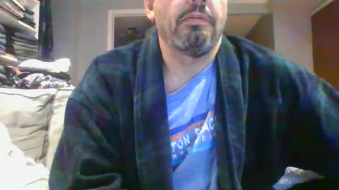 walker033 online show from March 2, 2025, 5:33 am