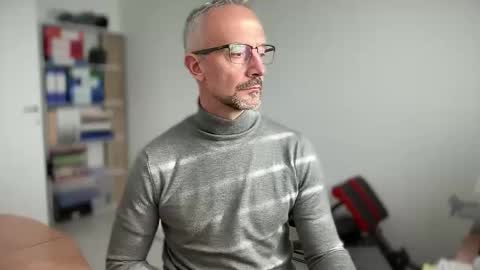 walky78 online show from December 15, 2025, 12:20 pm