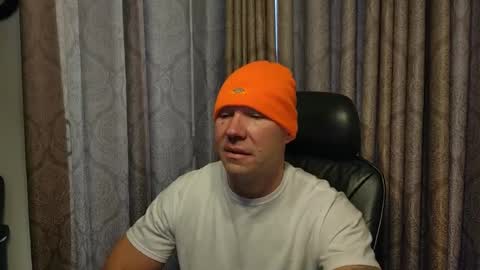 walle6633911 online show from December 3, 2024, 2:05 pm