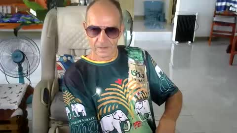 Snapshot of walleja chatting on February 8, 2026, 4:05 am walleja online show from February 8, 2026, 4:05 am