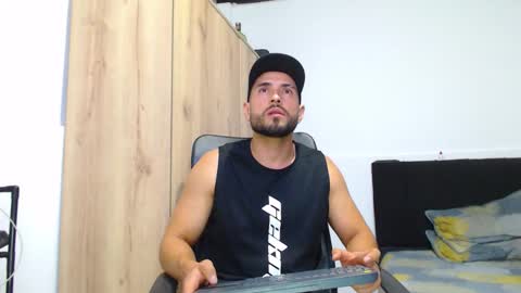 WALTER BROWN  online show from November 6, 2025, 10:21 pm