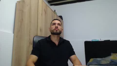 WALTER BROWN  online show from November 9, 2025, 3:10 pm