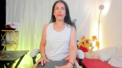 Snapshot of wanda_walton chatting on April 26, 2026, 2:15 pm Wanda online show from April 26, 2026, 2:15 pm