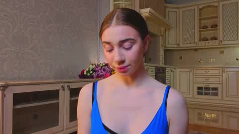 hello guys im Lilian online show from September 18, 2025, 3:08 am