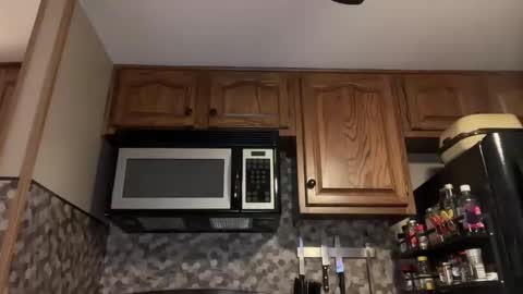 Jade  Adonis online show from December 5, 2024, 2:20 am