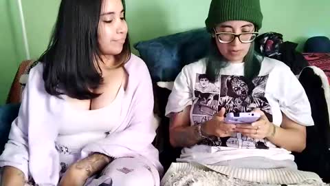 Waningrose  Lu online show from January 20, 2025, 6:10 pm