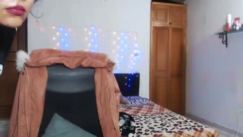 warrior_xena online show from February 19, 2025, 9:17 am