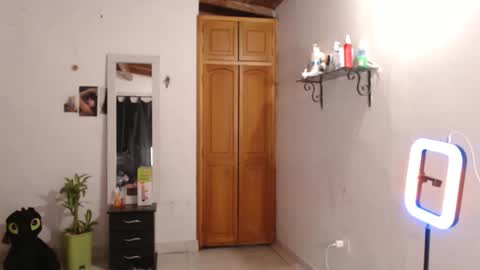 warrior_xena online show from October 14, 2025, 11:38 pm