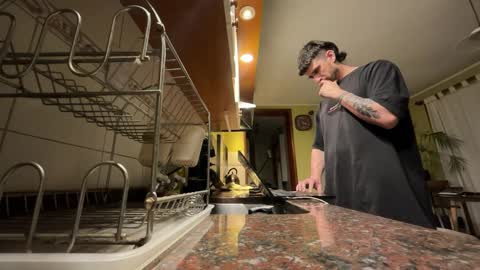 wearetwo online show from September 17, 2025, 3:19 am