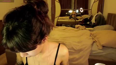 Mina online show from December 2, 2024, 6:54 pm