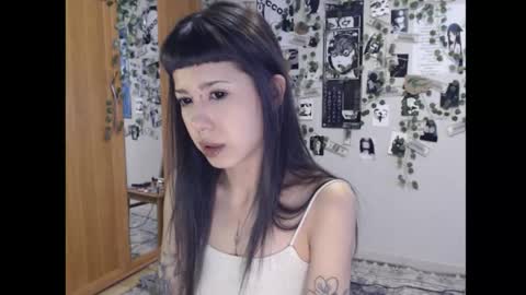 Mina online show from October 1, 2025, 5:46 am