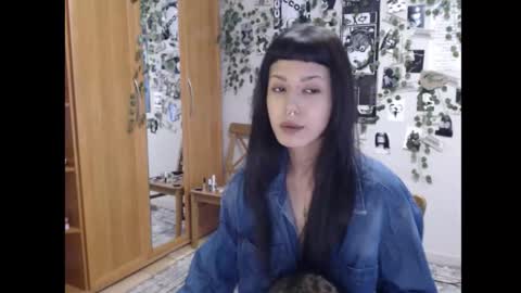 Mina online show from October 2, 2025, 6:31 am